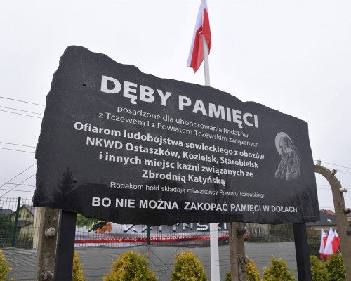 Bo nie można zakopać pamięci w dołach...